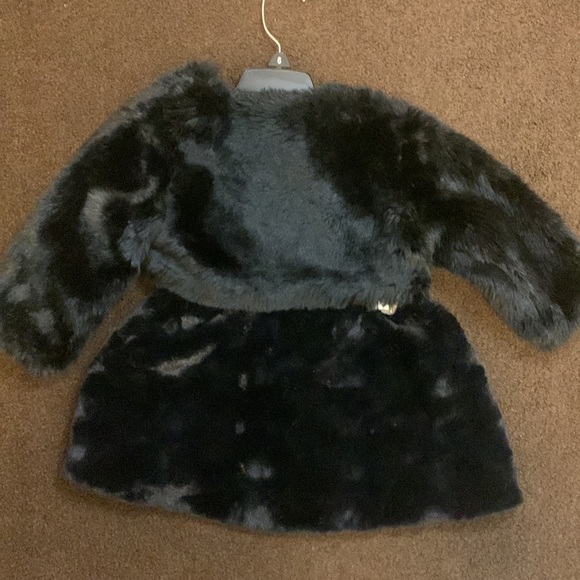 NWOT Infant FUR 2-piece set! - Picture 5 of 5